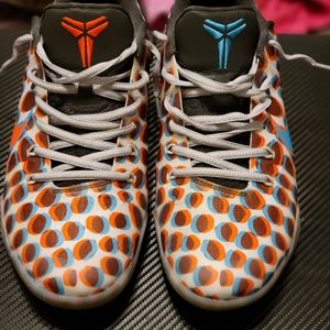 Nike sz 9.5 Kobe 11, 3D shoes